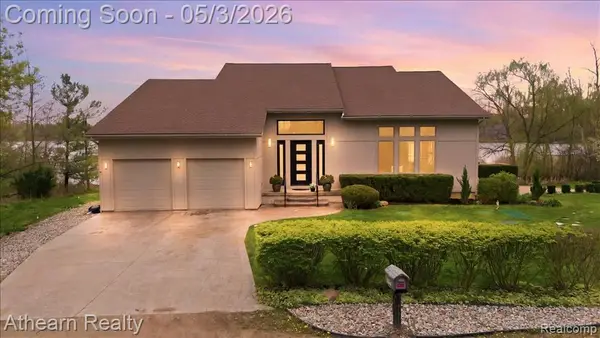 11677 Old Hamburg, Whitmore Lake, MI 48189