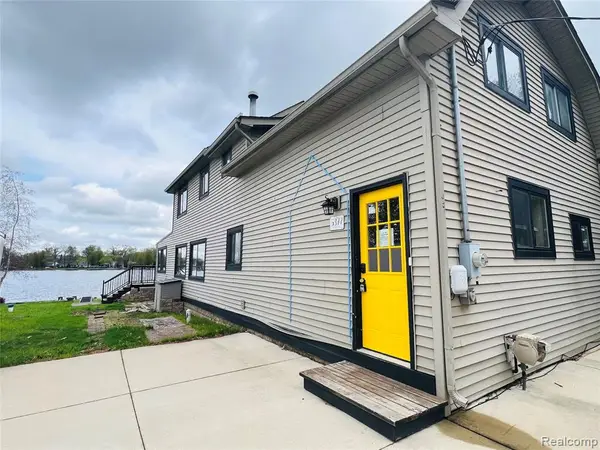 5377 Wildwood, Howell, MI 48843