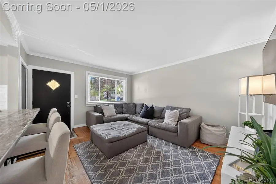 1118 W Elmwood, Clawson, MI 48017 - #2