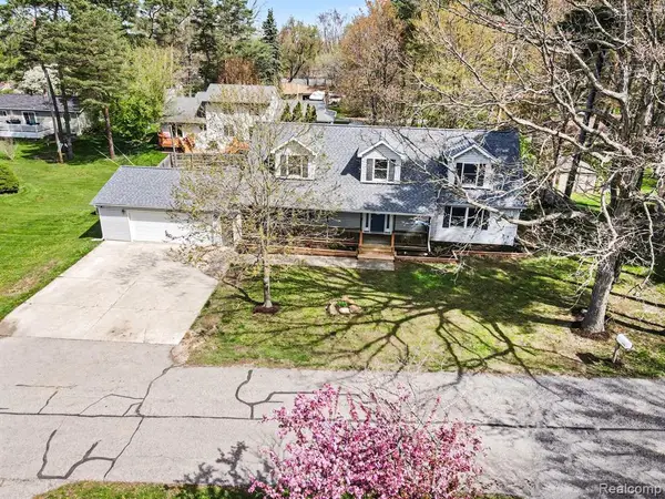 2473 Rose, Howell, MI 48843
