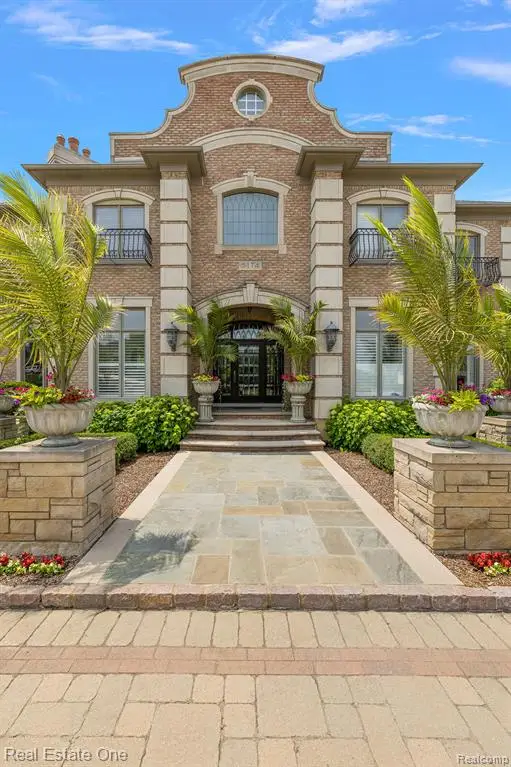 5174 Barrington, Rochester, MI 48306 - #2