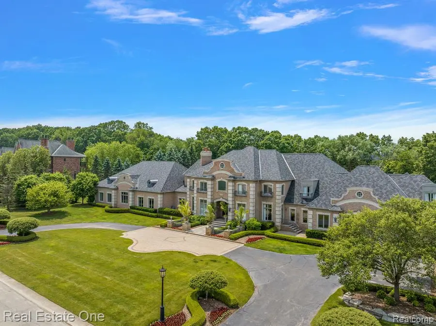 5174 Barrington, Rochester, MI 48306 - #3