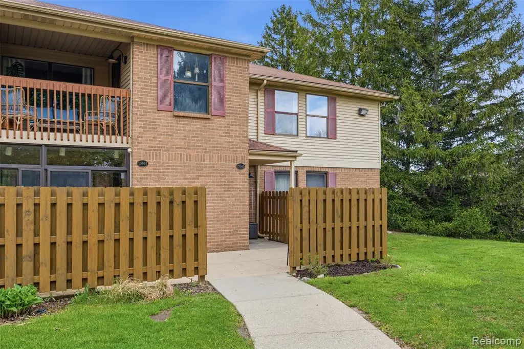 19145 Surrey, Northville, MI 48167 - #1