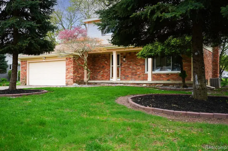 4156 Mccandlish, Grand Blanc, MI 48439 - #3