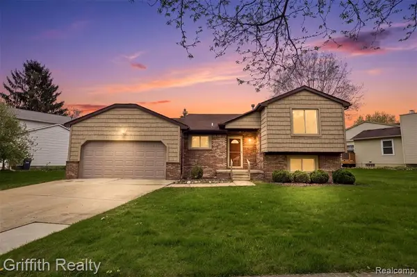 865 Alpine, Brighton, MI 