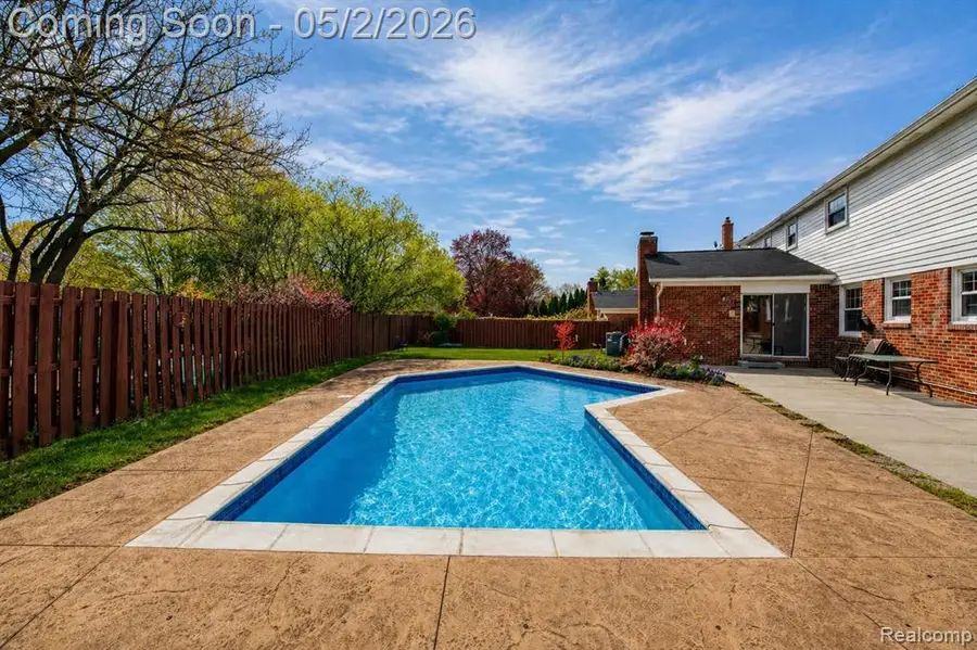 35746 Old Homestead, Farmington Hills, MI 48335 - #2