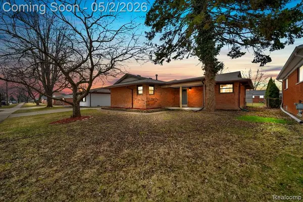 23030 Edgewater, Saint Clair Shores, MI 48082