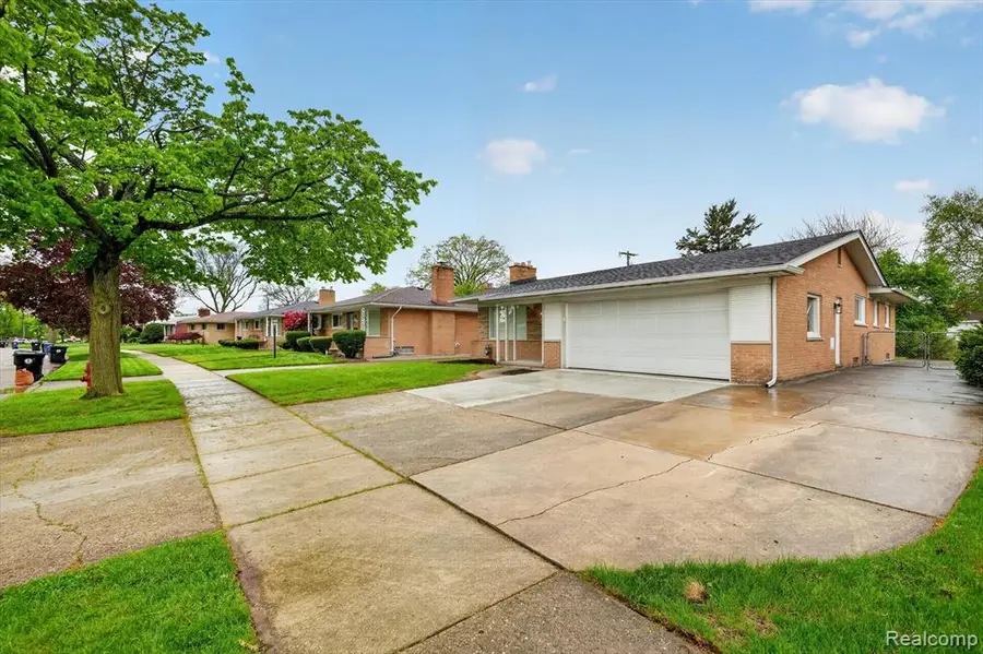 14203 Fenton, Redford, MI 48239 - #3