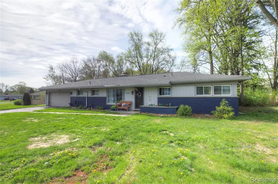 5367 Cambourne, West Bloomfield, MI 48322 - #2