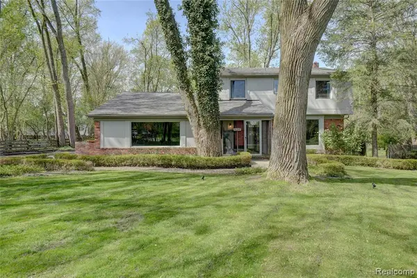 19341 Devonshire, Beverly Hills, MI 48025
