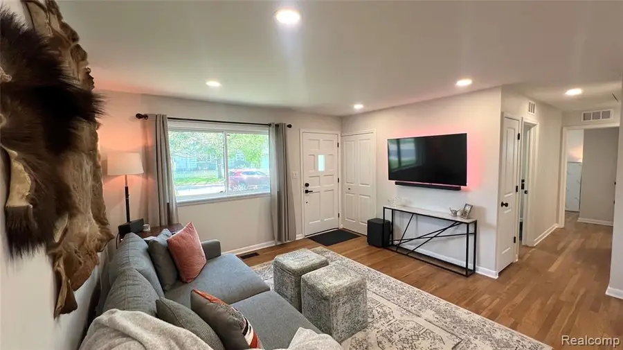 1104 Lexington, Ypsilanti, MI 48198 - #2