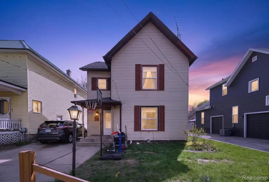 412 N Hickory, Owosso, MI 48867 - #1