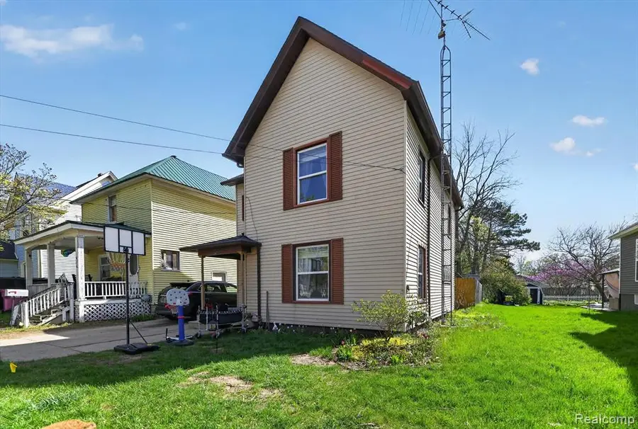 412 N Hickory, Owosso, MI 48867 - #2