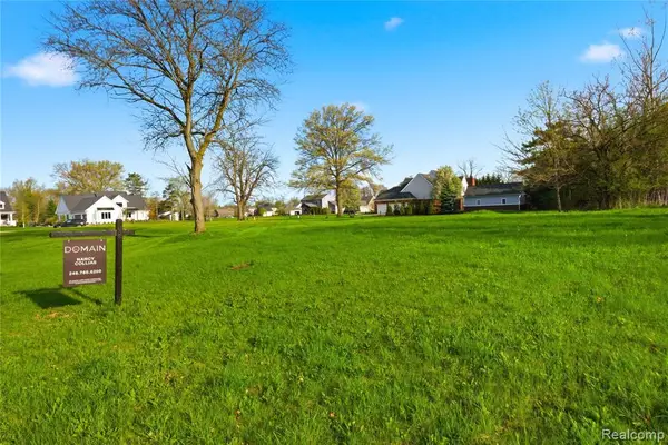 8946 Potowatomi, Grosse Ile, MI 48138