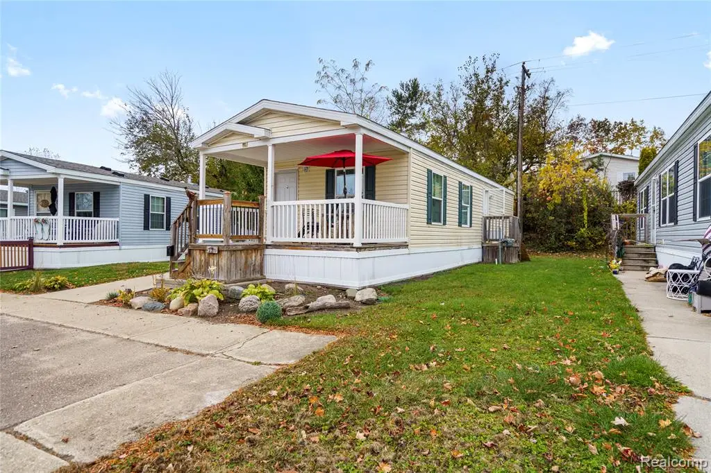 75 Woodridge, White Lake, MI 48386 - #1