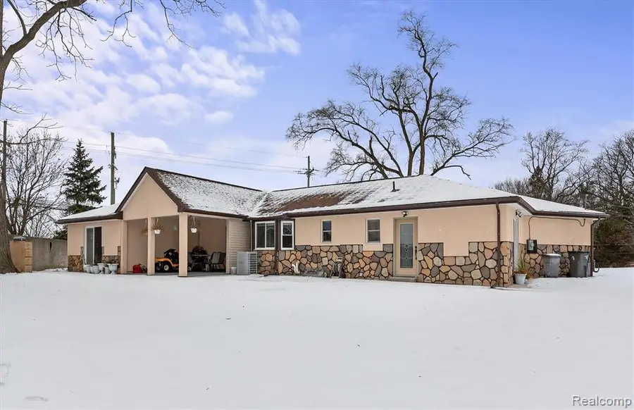 15500 Millar, Clinton Township, MI 48036 - #2