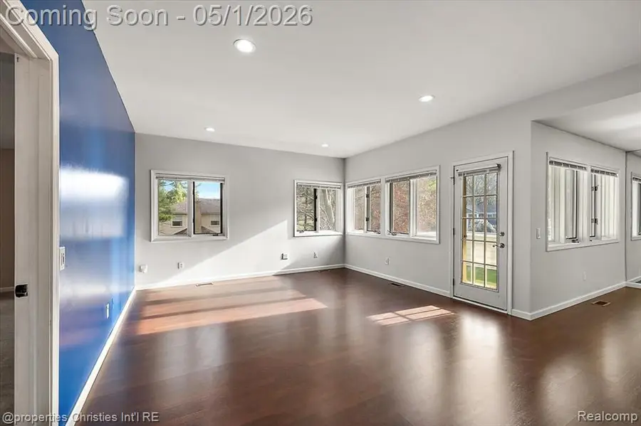 35052 Meadow, Farmington Hills, MI 48335 - #3