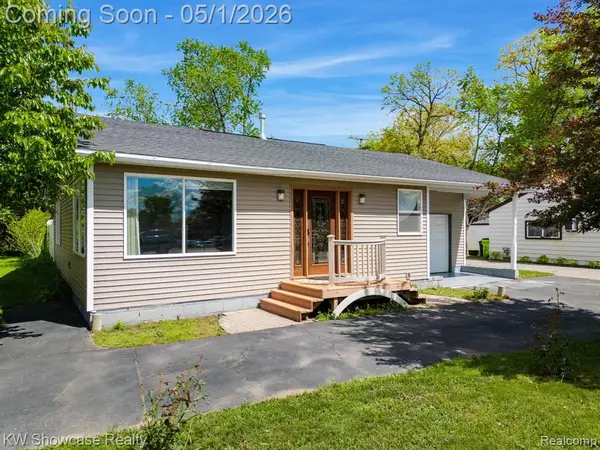 7969 Richardson Road, West Bloomfield, MI 48323