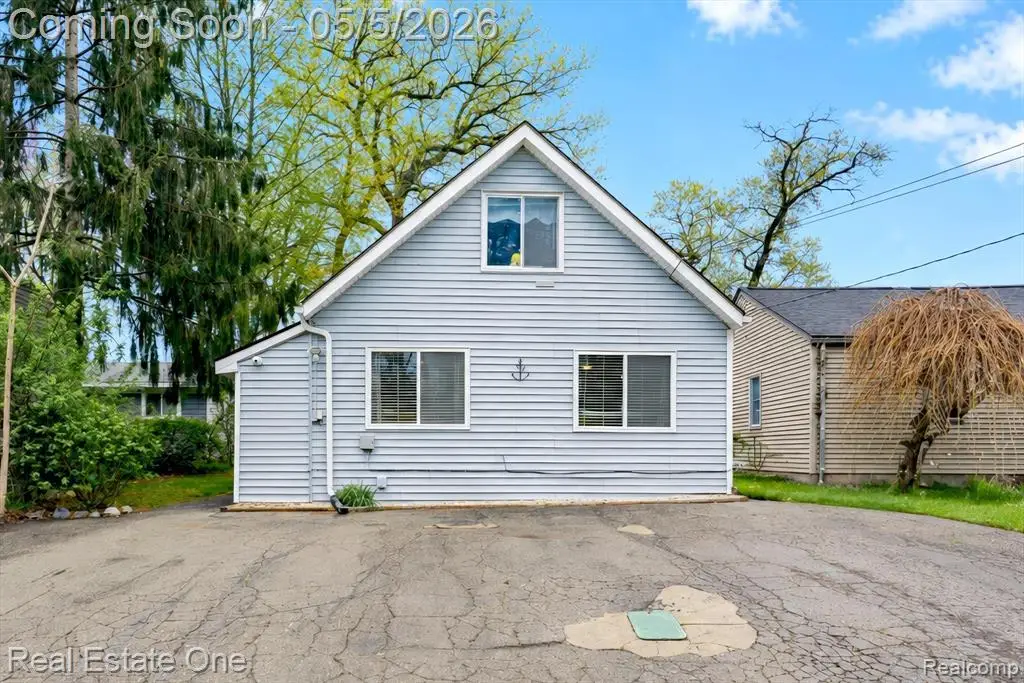 9590 Roundlake, White Lake, MI 48386 - #1