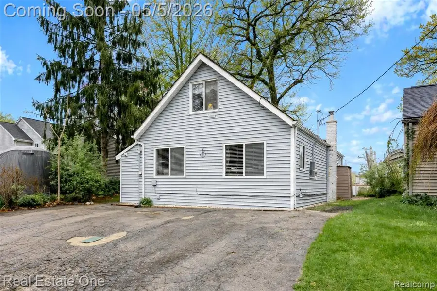 9590 Roundlake, White Lake, MI 48386 - #2