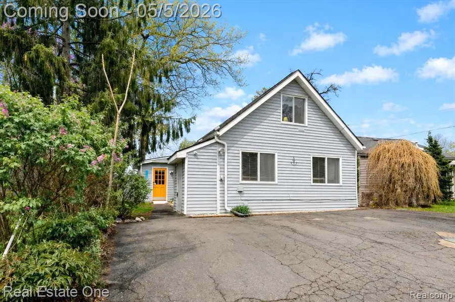 9590 Roundlake, White Lake, MI 48386 - #3