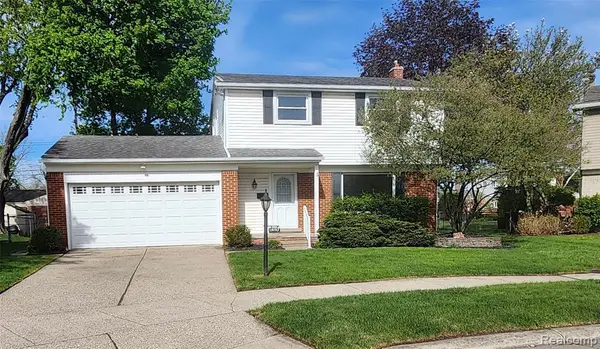 14197 Woodside, Livonia, MI 48154