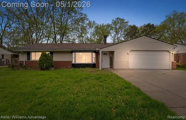 2479 Ivanhoe, West Bloomfield, MI 48324