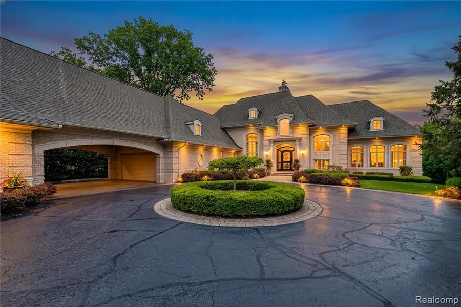 6265 Dakota, Bloomfield Hills, MI 48301 - #3