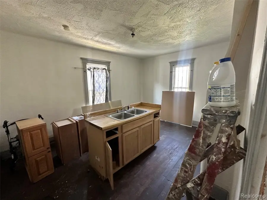 9385 Goethe, Detroit, MI 48214 - #3