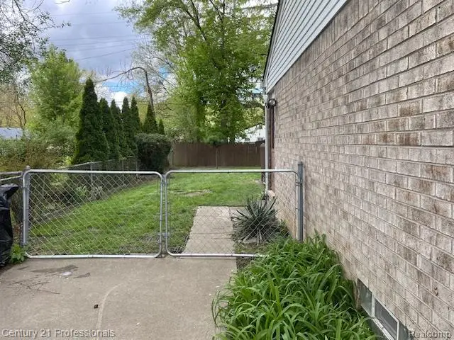 12111 Inkster, Livonia, MI 48150 - #2