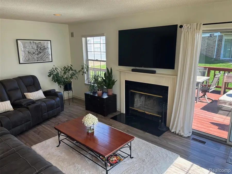 41532 Belden, Novi, MI 48377 - #2
