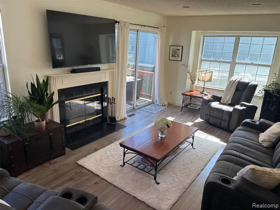 41532 Belden, Novi, MI 48377 - #3