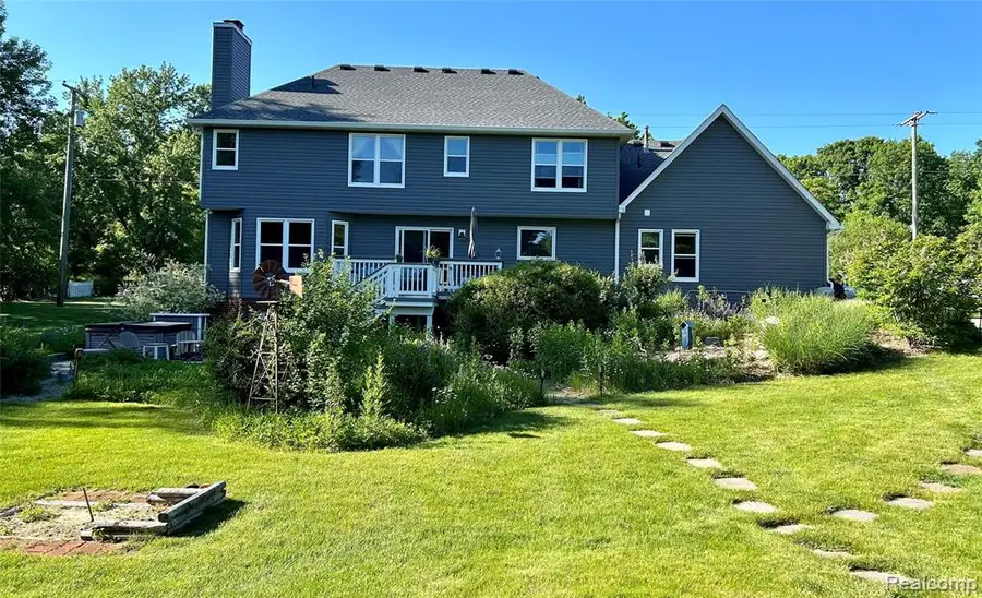 6060 Challis, Brighton, MI 48116 - #2