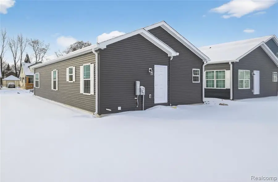 7543 Packard Ave, Warren, MI 48091 - #2