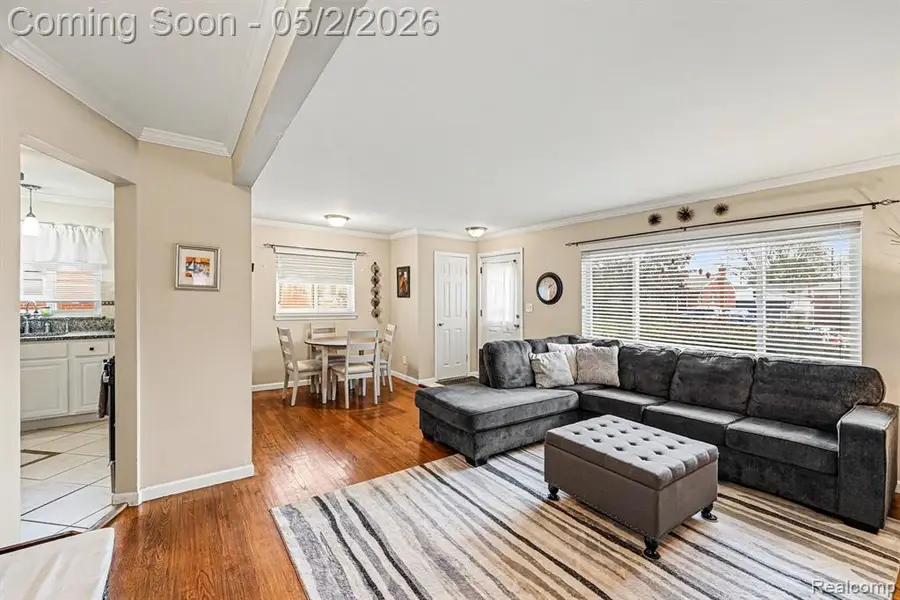 32533 Cambridge, Garden City, MI 48135 - #2