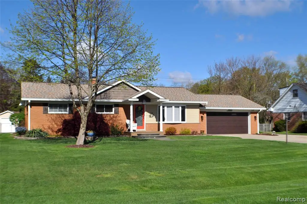 3593 Meadowleigh, Waterford, MI 48329 - #1