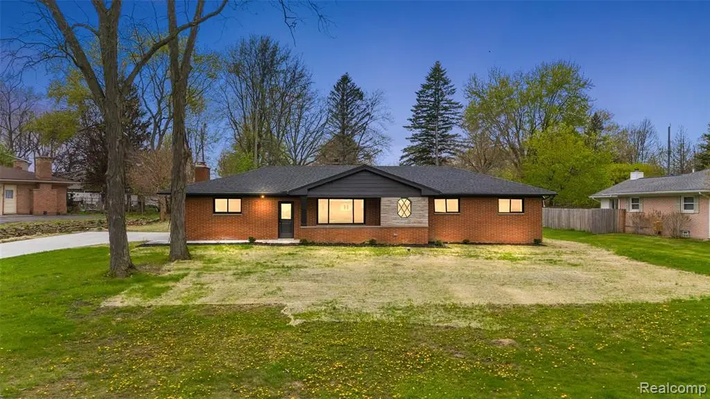 6141 Paramus, Clarkston, MI 48346 - #1