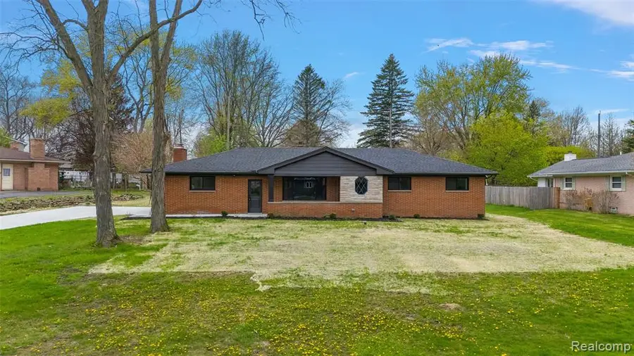 6141 Paramus, Clarkston, MI 48346 - #2