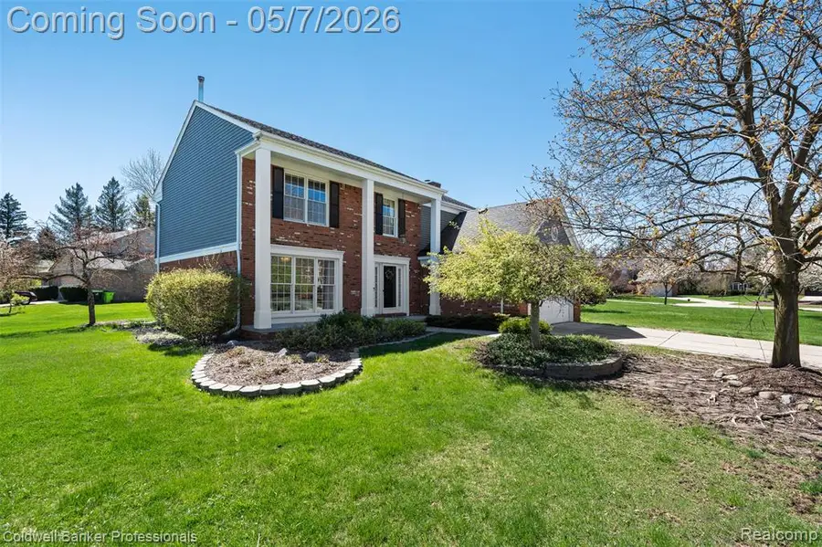 45075 Courtview, Novi, MI 48375 - #2