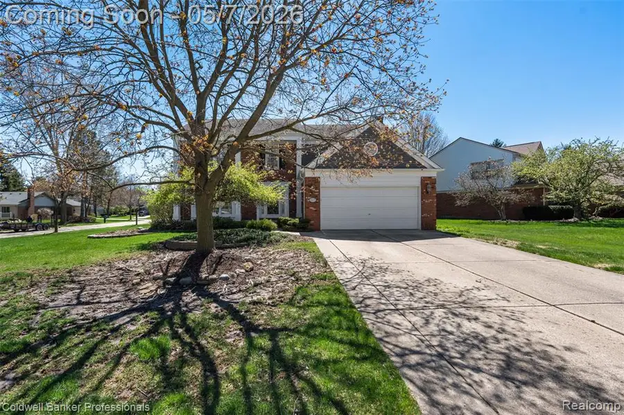 45075 Courtview, Novi, MI 48375 - #3