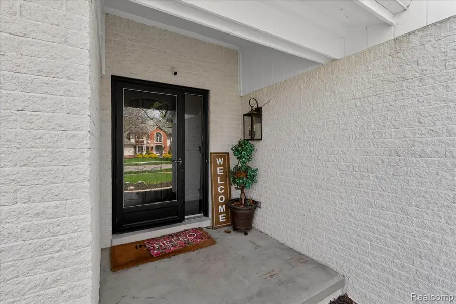 2354 Erickson, Troy, MI 48085 - #3