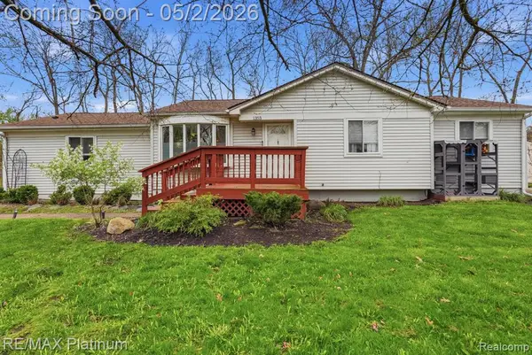 1353 Delta, Walled Lake, MI 48390