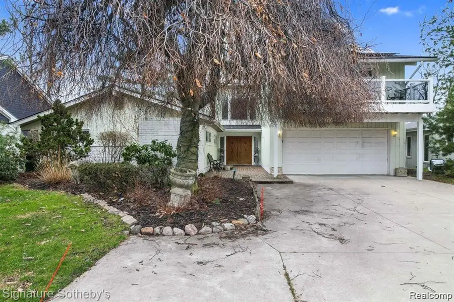 2372 Pine Lake, West Bloomfield, MI 48324 - #2
