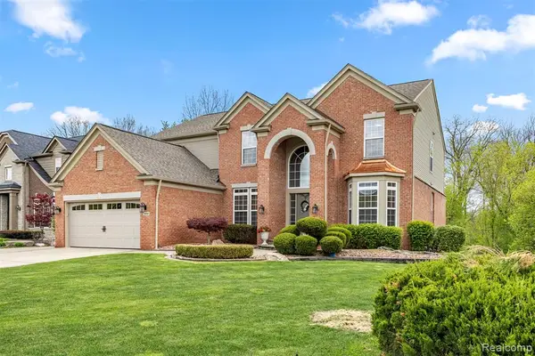 16784 Yellowstone, Northville, MI 48168