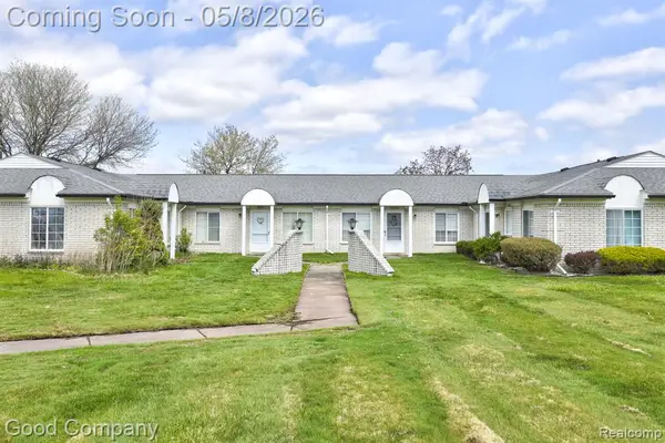 32832 Meadowbrook #81, Warren, MI 48093