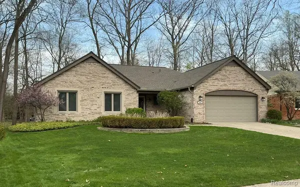 460 Streamview, Rochester Hills, MI 48309