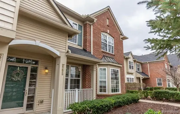 665 Abbington, Howell, MI 48843