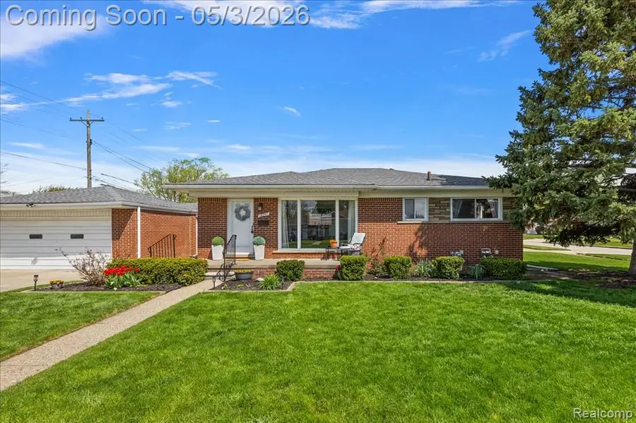 18241 Airport, Fraser, MI 48026 - #2