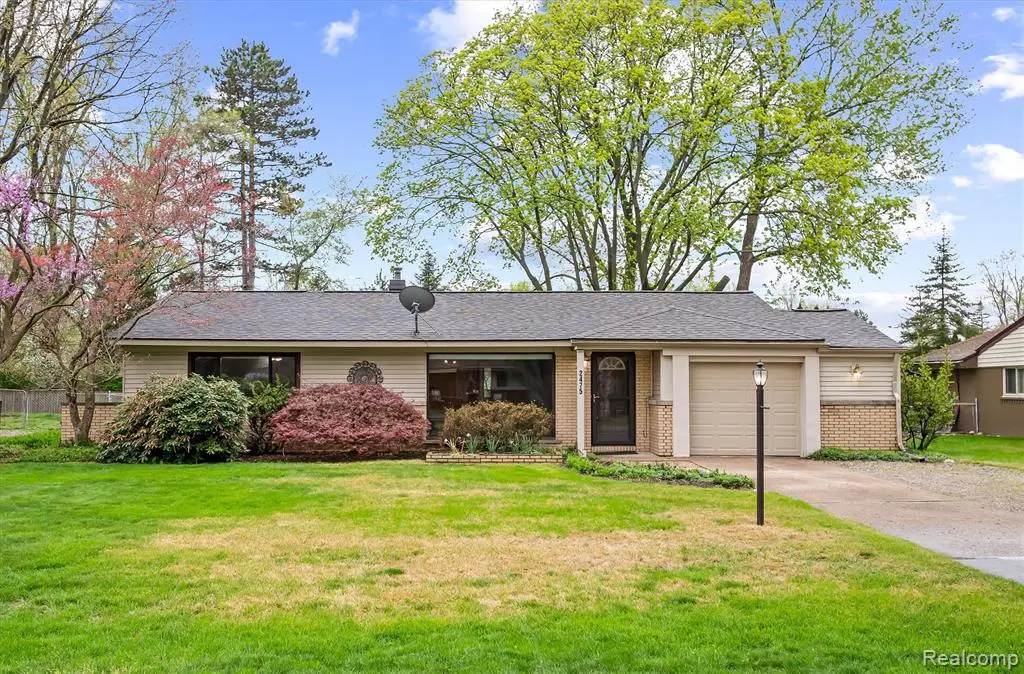 2475 Lafay, West Bloomfield, MI 48324 - #1