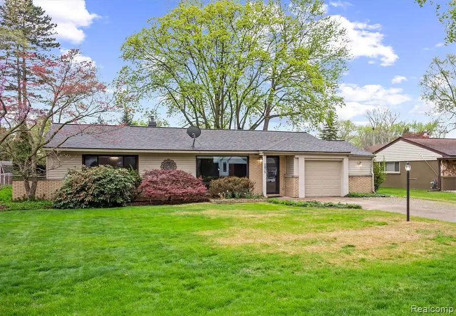 2475 Lafay, West Bloomfield, MI 48324 - #3